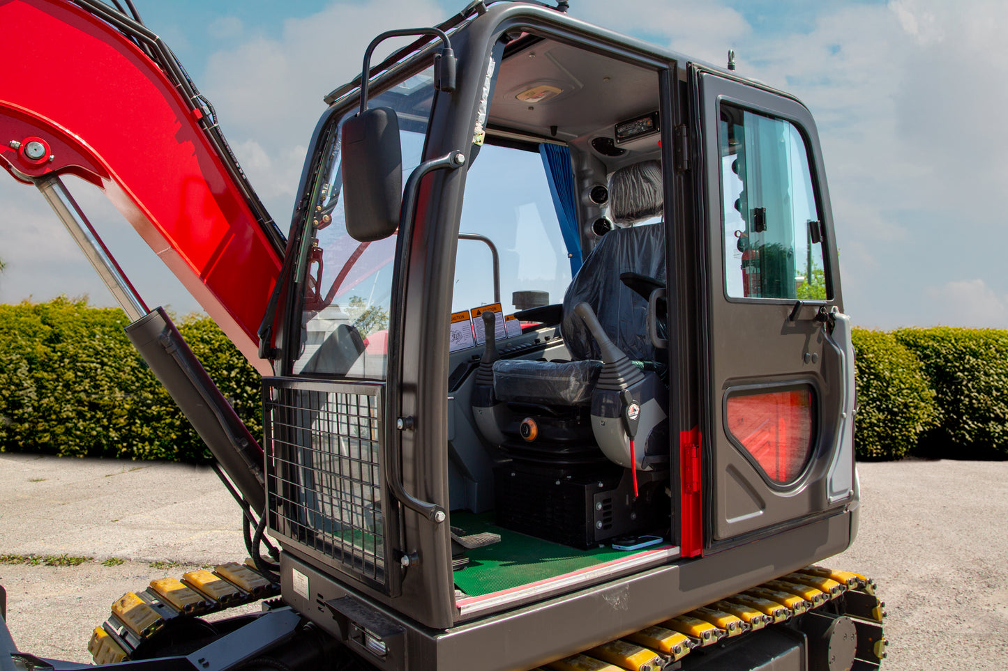 TCE Machinery TME0650 Mini Excavator 13200lbs. Kubota Engine