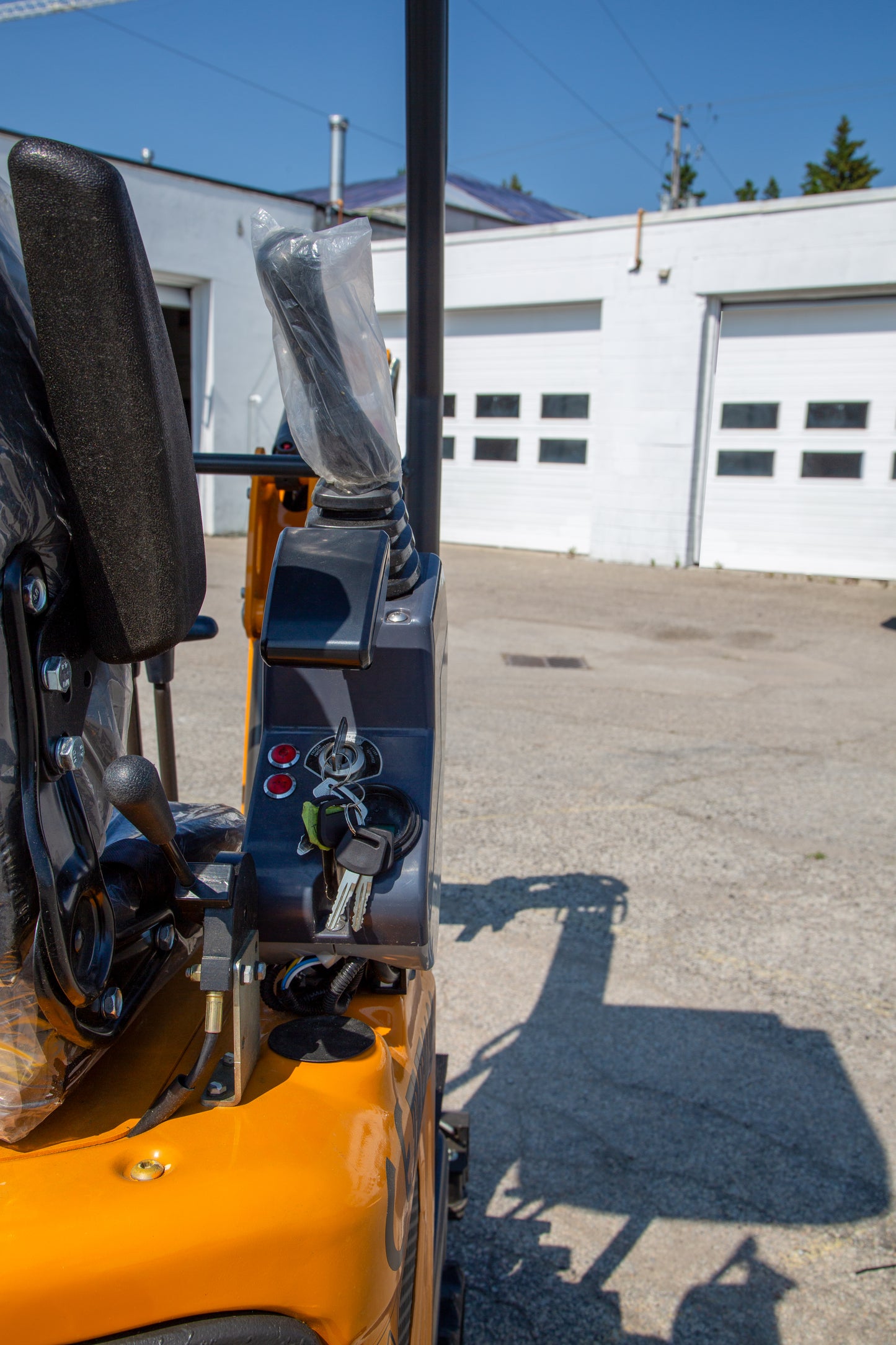 TCE Machinery TME0120 Mini Excavator 2640lbs. Kubota Engine