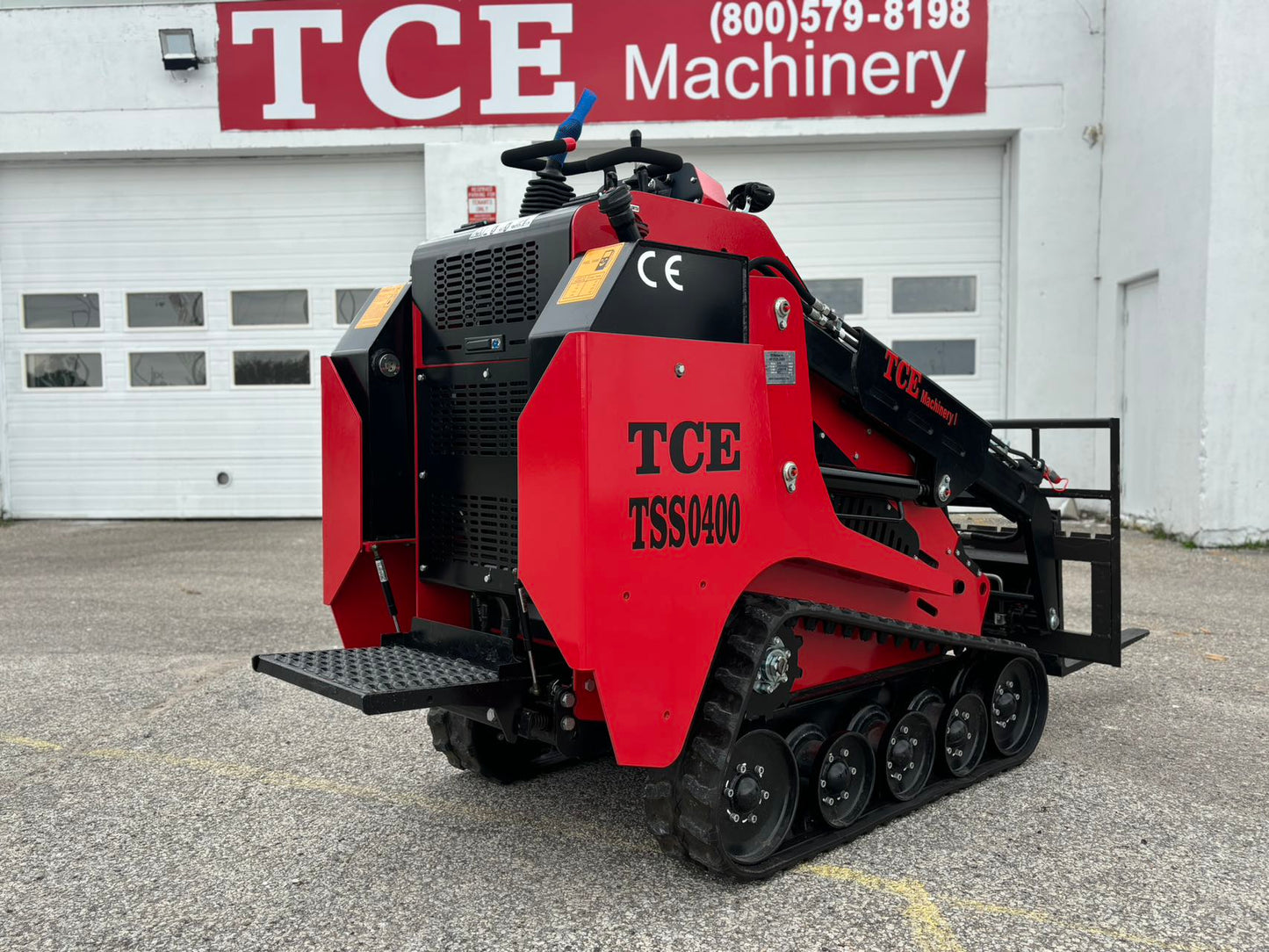 TCE Machinery TSS0400 Skid Steer Loader 3300lbs. Kubota Engine