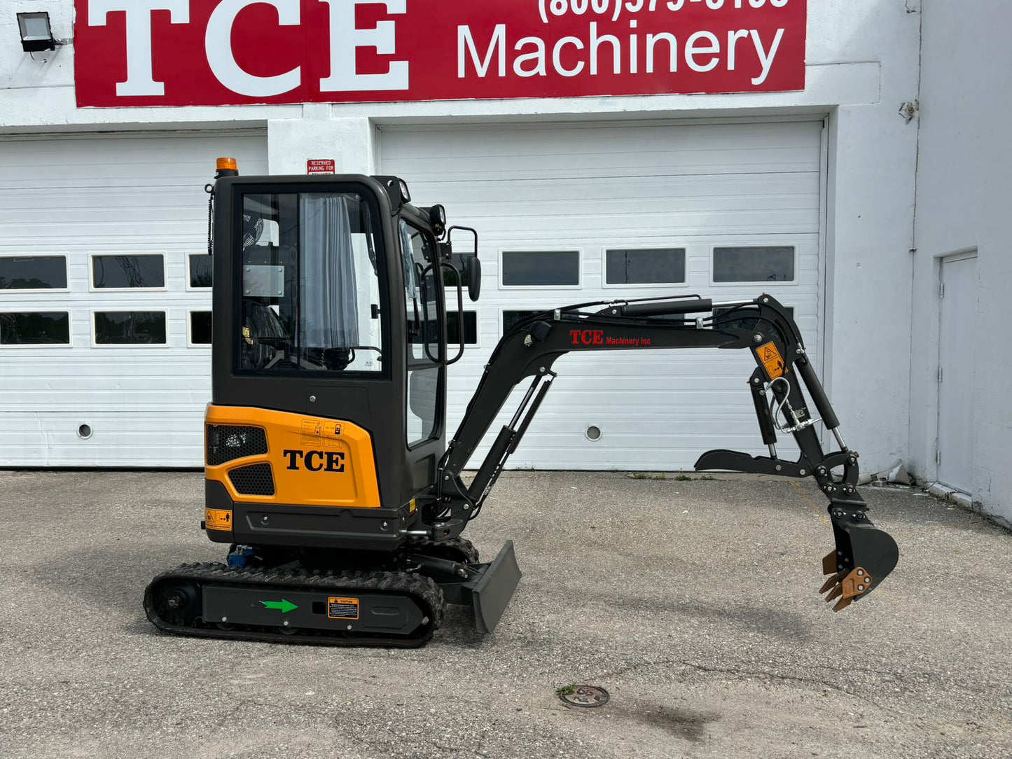 TCE Machinery TME0150 Mini Excavator 3300lbs. Kubota Engine