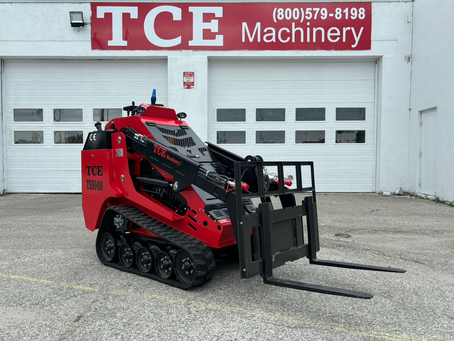 TCE Machinery TSS0400 Skid Steer Loader 3300lbs. Kubota Engine