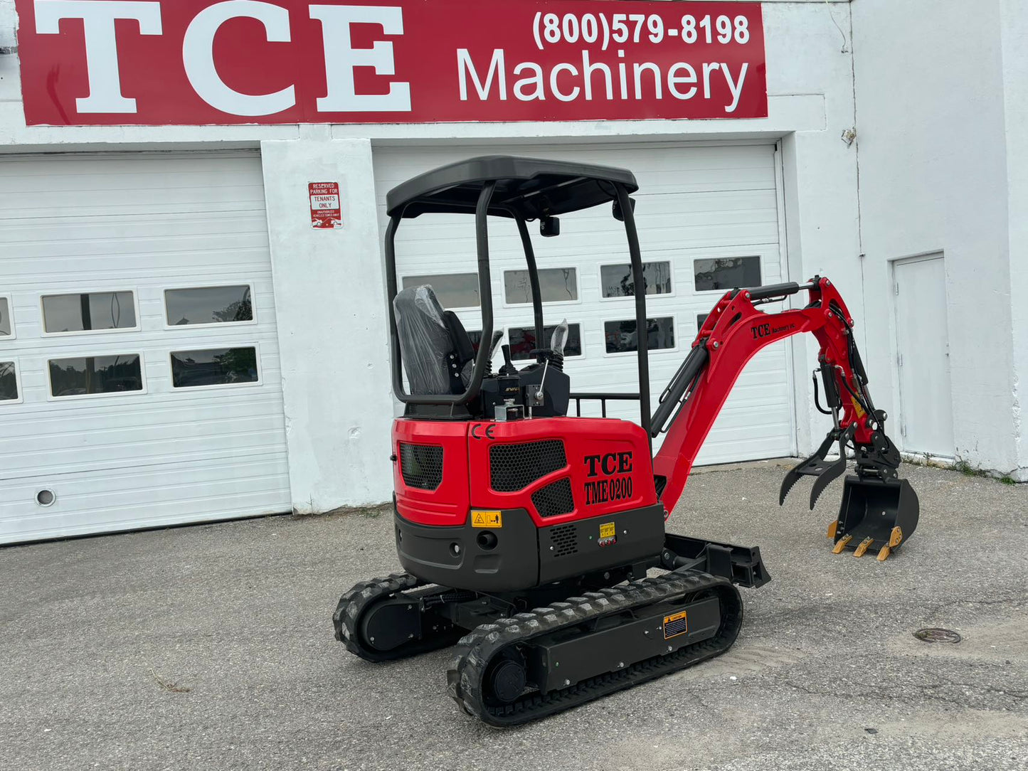 TCE Machinery TME0200 Mini Excavator 4400lbs. Kubota Engine