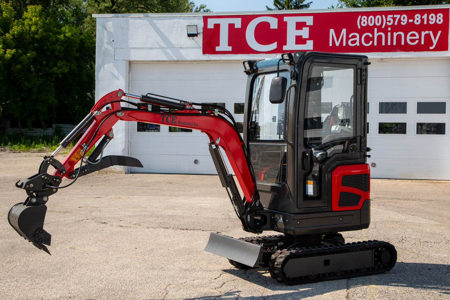 TCE Machinery TME0150 Mini Excavator 3300lbs. Kubota Engine