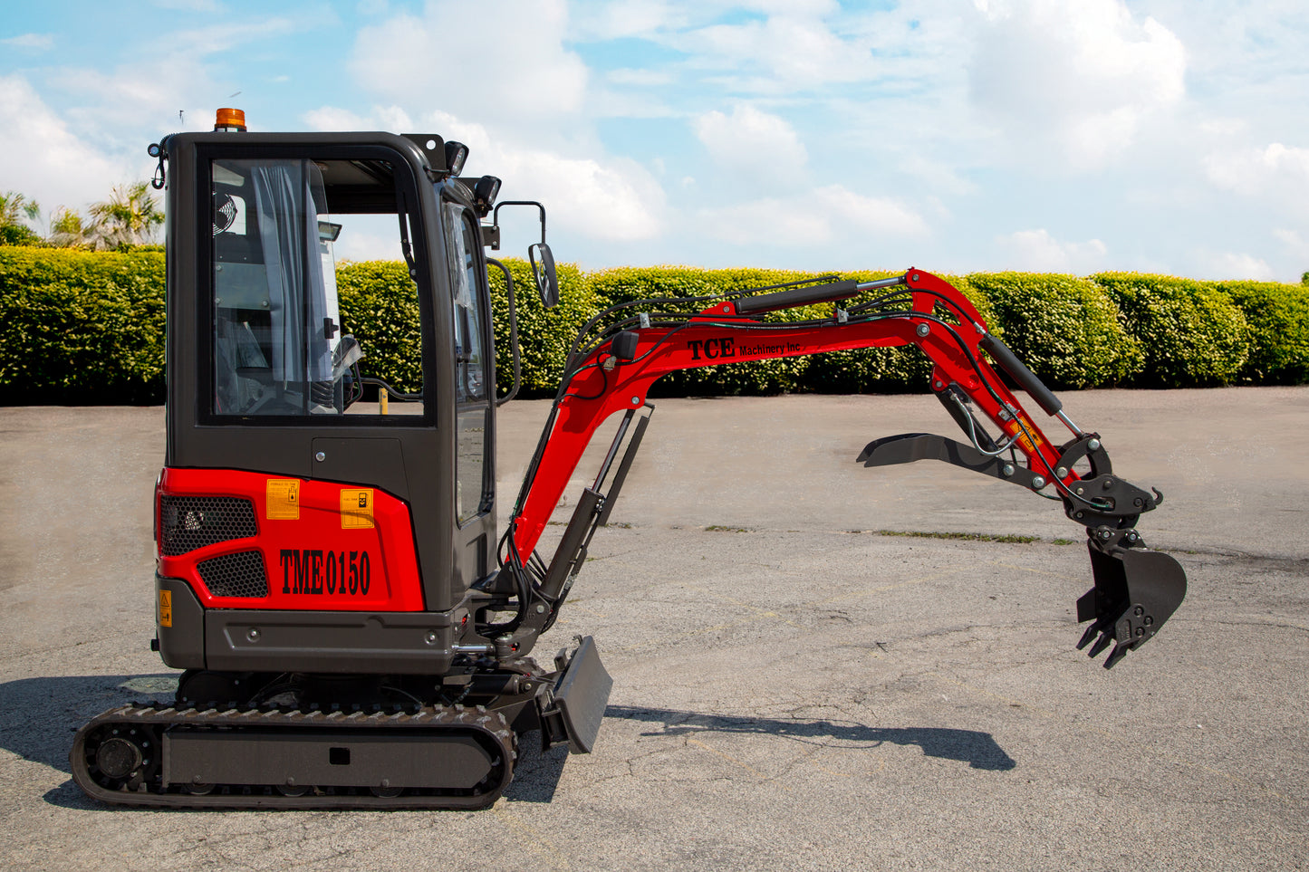 TCE Machinery TME0150 Mini Excavator 3300lbs. Kubota Engine