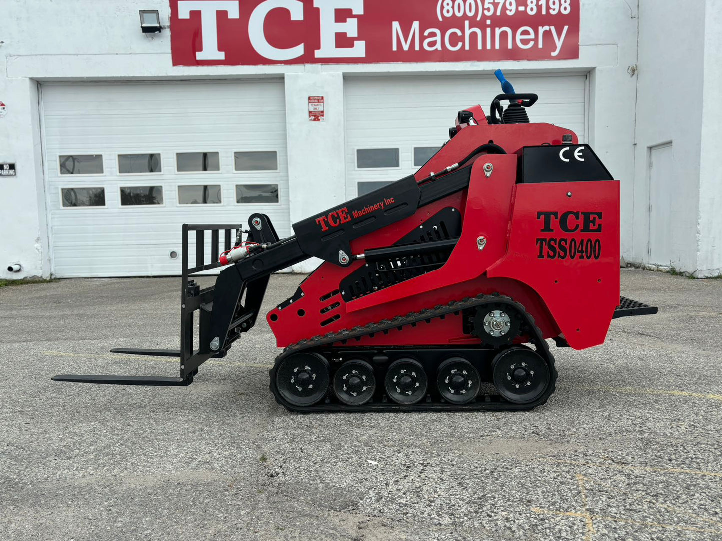 TCE Machinery TSS0400 Skid Steer Loader 3300lbs. Kubota Engine