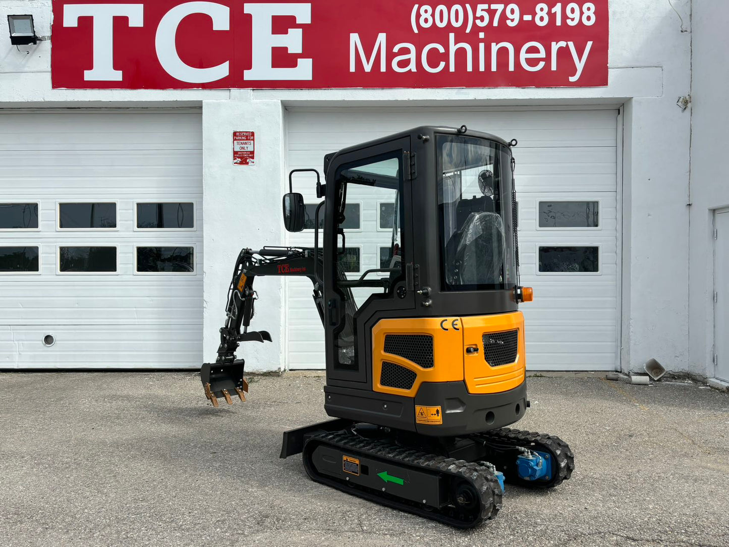 TCE Machinery TME0150 Mini Excavator 3300lbs. Kubota Engine